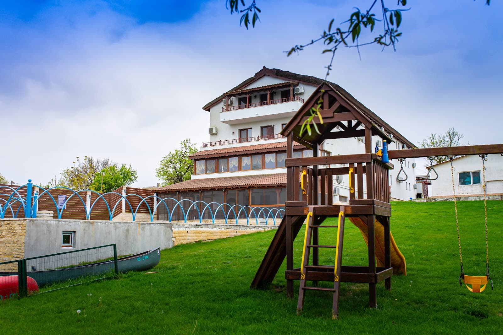 Pensiunea Peștișorul - Restaurant și Piscină